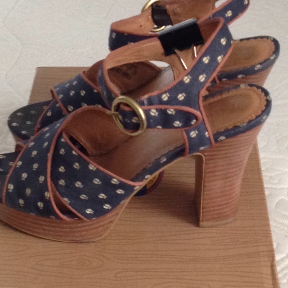 FOSSIL heels - Picture 5 of 8